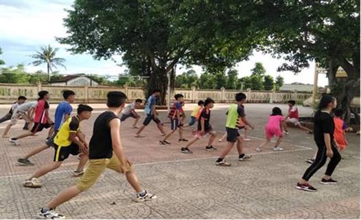 Vĩnh Hiền: Tổ chức lớp đào tạo bóng chuyền trong dịp hè cho học sinh