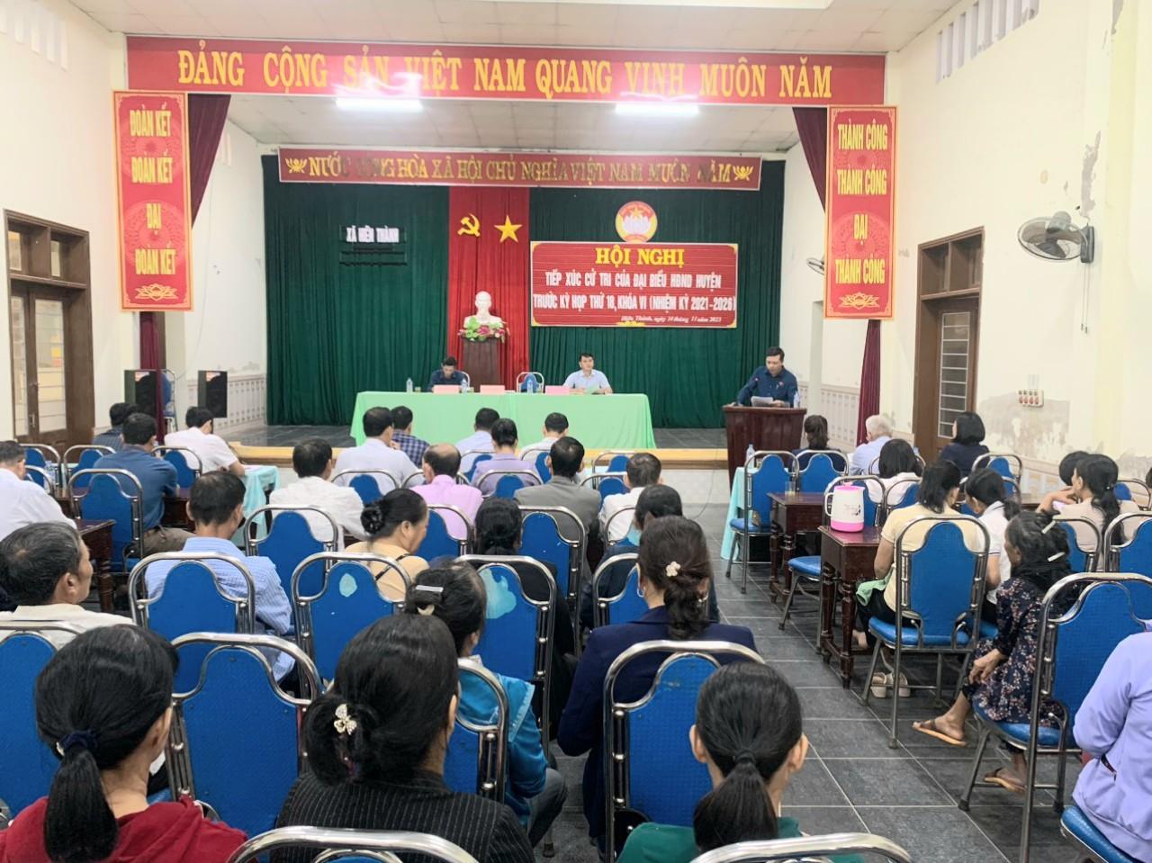 Đại biểu HĐND huyện Vĩnh Linh tiếp xúc với cử tri xã Hiền Thành